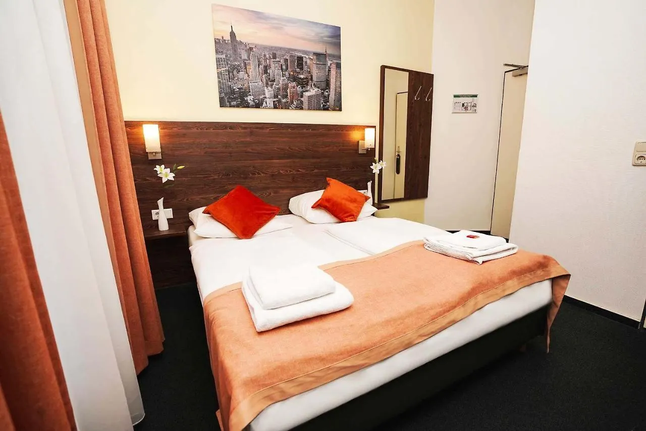 Hotel Little Paris Frankfurt am Main 3*,  Germany
