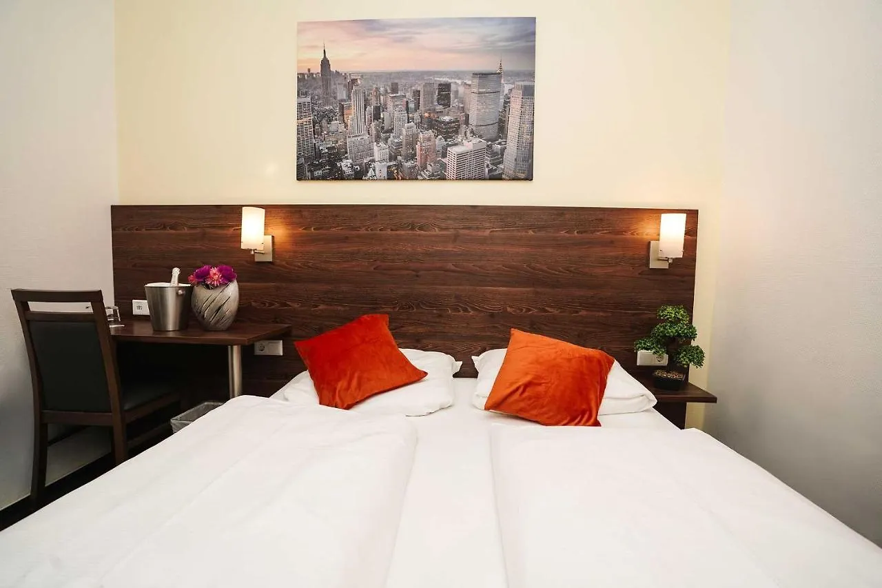 Hotel Little Paris Frankfurt am Main 3*,  Germany