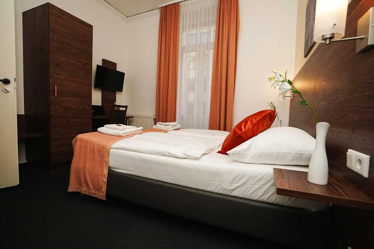 Hotel Little Paris Frankfurt am Main 3*,  Germany